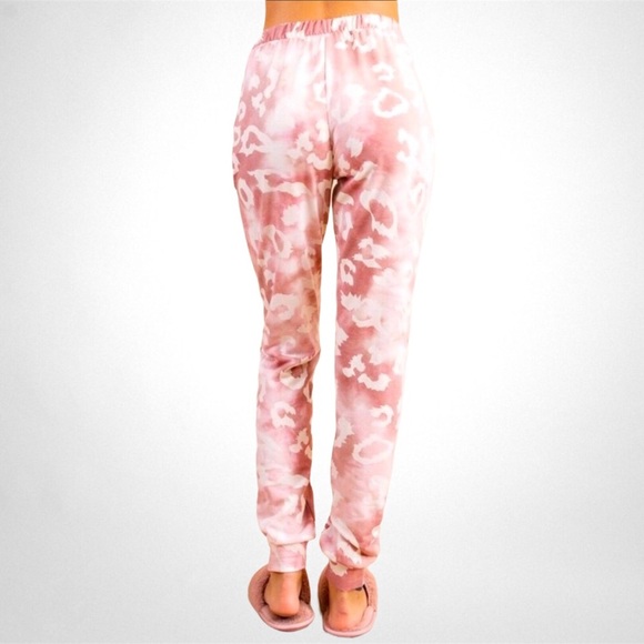 143 Story Pink Leopard Lounge Set | Fleece Lined Hoodie & Joggers - Picture 10 of 15